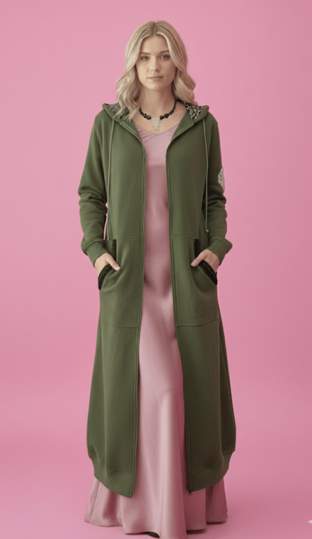 Felpa lunga Gioiello : cappottino Oversize verde con Ricami in Paillettes e Cristalli – Lusso Couture