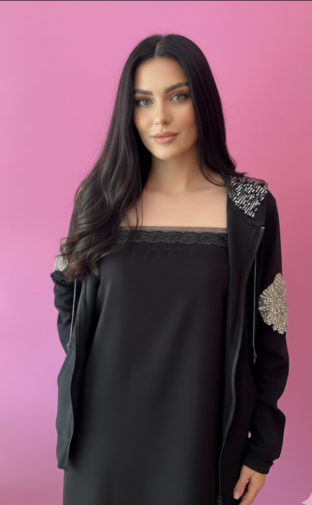Felpa Gioiello : Felpa nera Oversize con Ricami in Paillettes e Cristalli – Lusso Couture