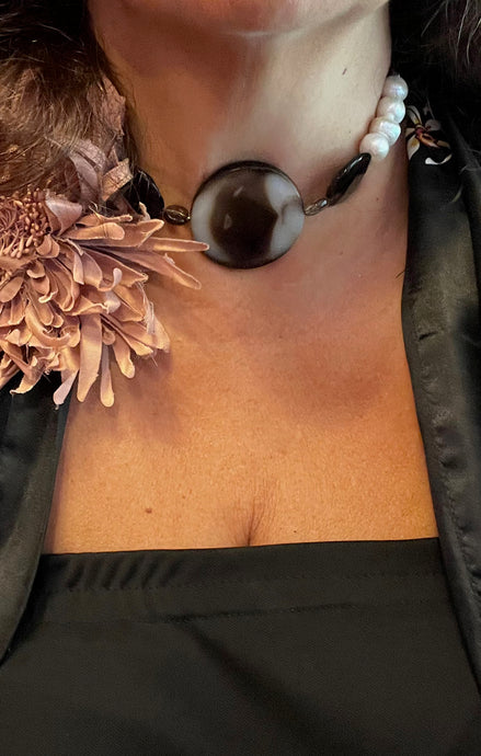 INCANTEVOLE -  Chocker di perle coltivate grandi con topazio fumé