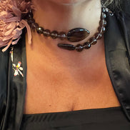 INCANTEVOLE -  Chocker flessibile contrarié  topazio fumé (cm 1,4) sfaccettato con terminali gocce)