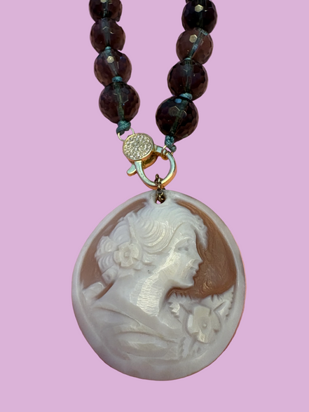 Collezione Cammei - Collana quarzo fumé e cammeo Dama