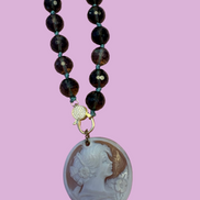 Collezione Cammei - Collana quarzo fumé e cammeo Dama