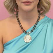 Collezione Cammei - Collana quarzo fumé e cammeo Dama