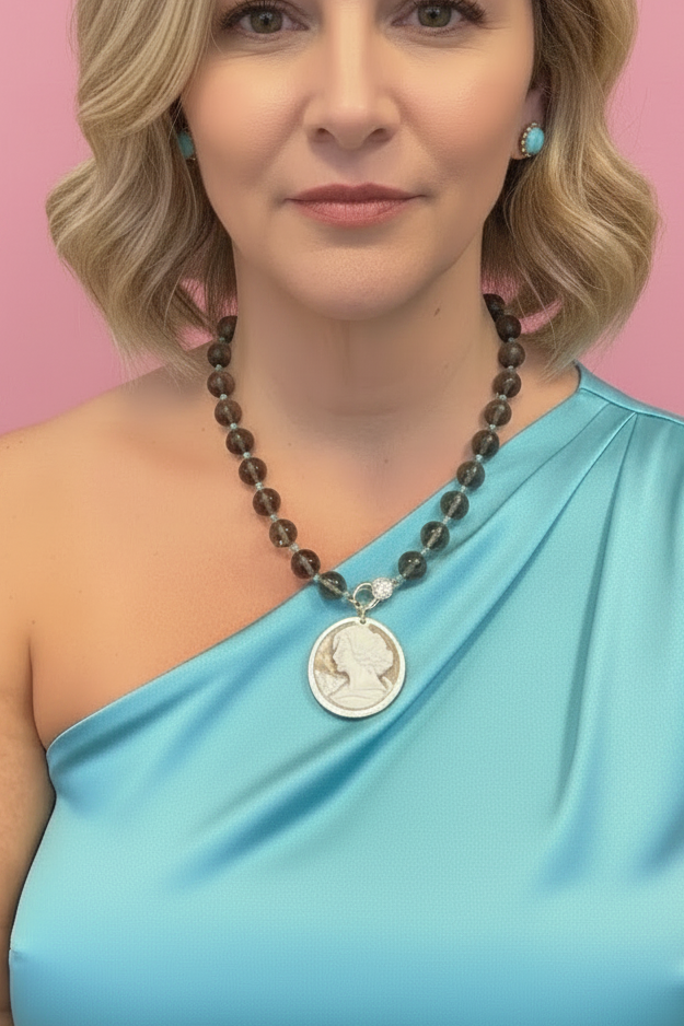 Collezione Cammei - Collana quarzo fumé e cammeo Dama