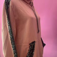 Felpa Gioiello : Felpa rosa Oversize con Ricami in Paillettes e Cristalli – Lusso Couture