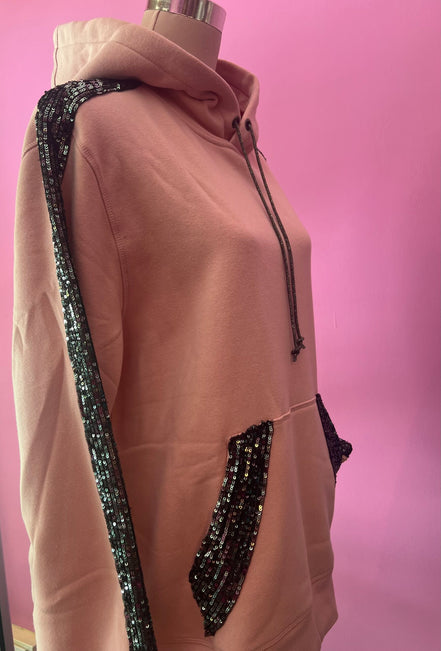 Felpa Gioiello : Felpa rosa Oversize con Ricami in Paillettes e Cristalli – Lusso Couture