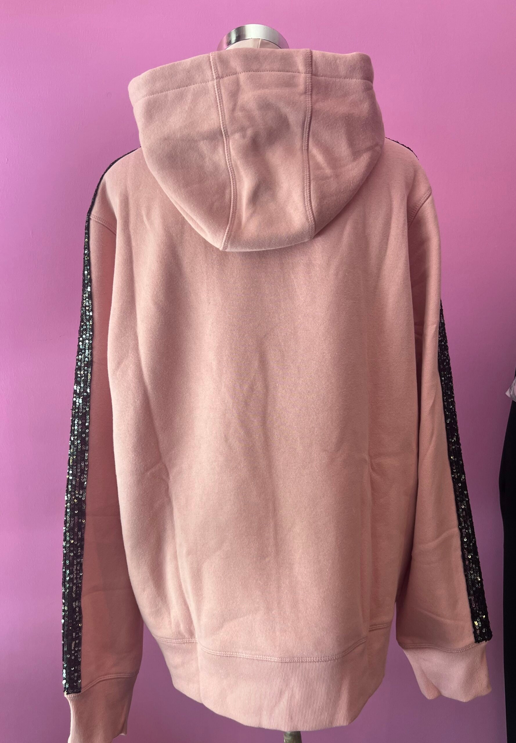 Felpa Gioiello : Felpa rosa Oversize con Ricami in Paillettes e Cristalli – Lusso Couture