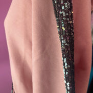 Felpa Gioiello : Felpa rosa Oversize con Ricami in Paillettes e Cristalli – Lusso Couture