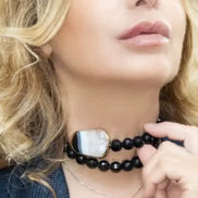 INCANTEVOLE -  Chocker flessibile contrarié  onice sfaccettato 1.2 cm con terminale onice bianco