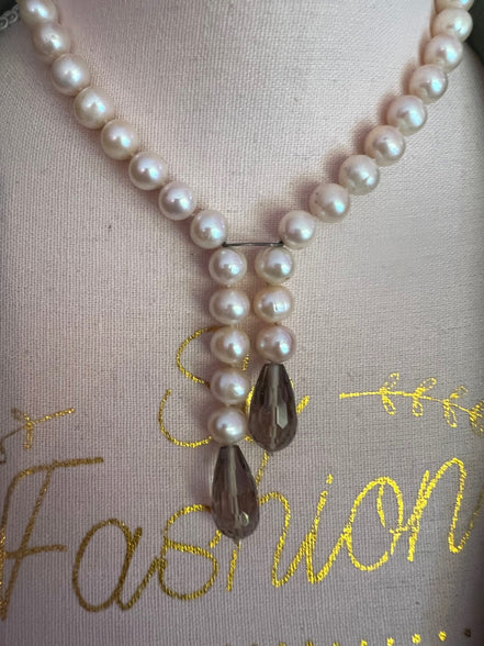 LILY Collana con perle semi-round e gocce di topazio fumé