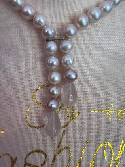 LILY Collana con perle rosa e gocce di quarzo rosa