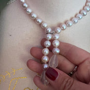 LILY Collana con perle rosa e gocce di quarzo rosa