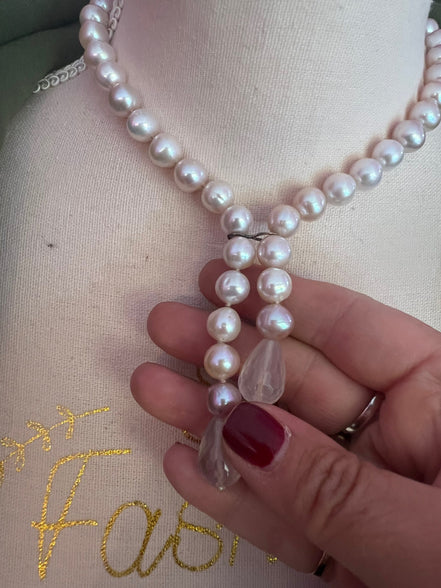 LILY Collana con perle rosa e gocce di quarzo rosa