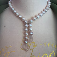 LILY Collana con perle rosa e gocce di quarzo rosa