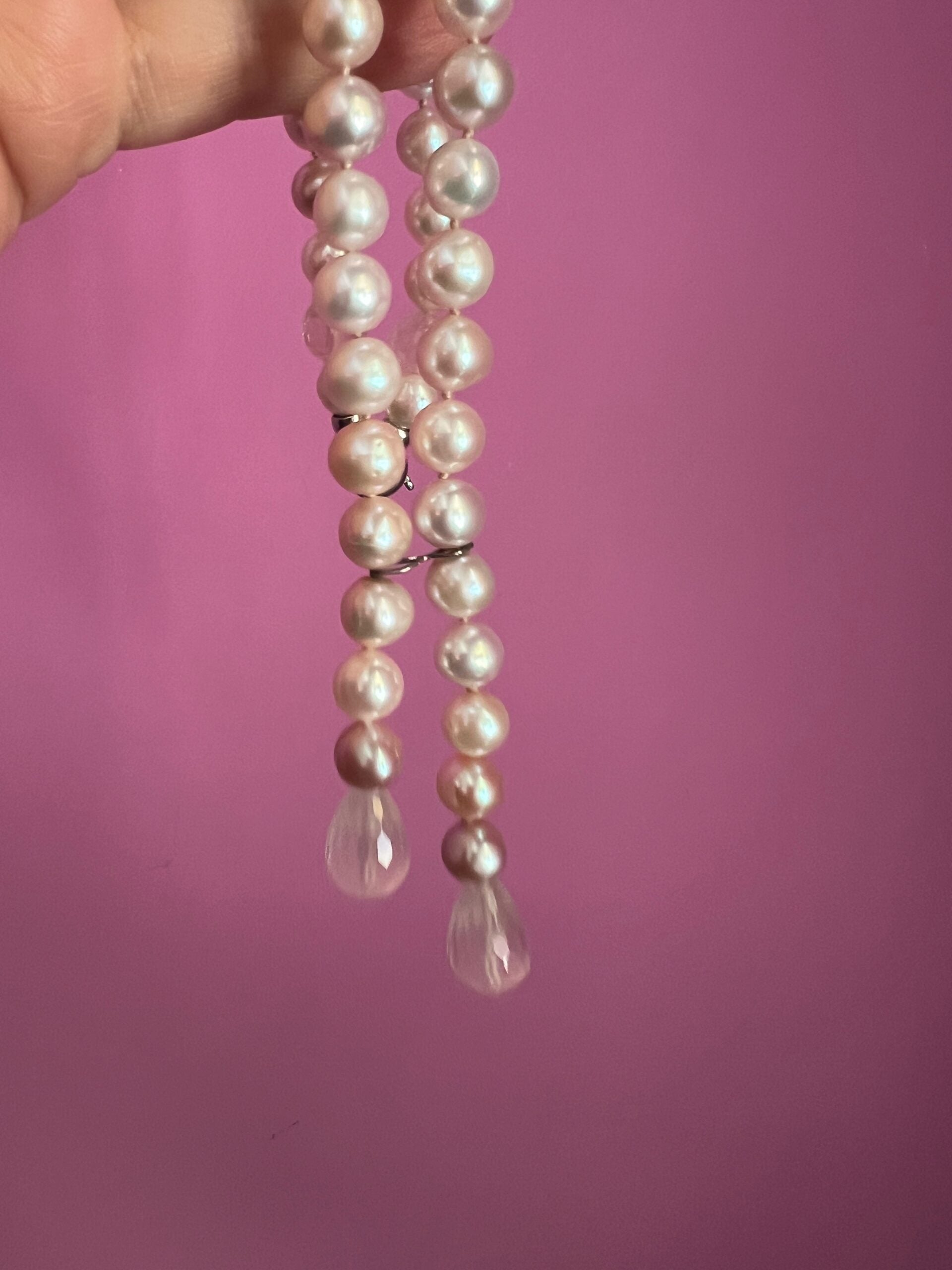 LILY Collana con perle rosa e gocce di quarzo rosa
