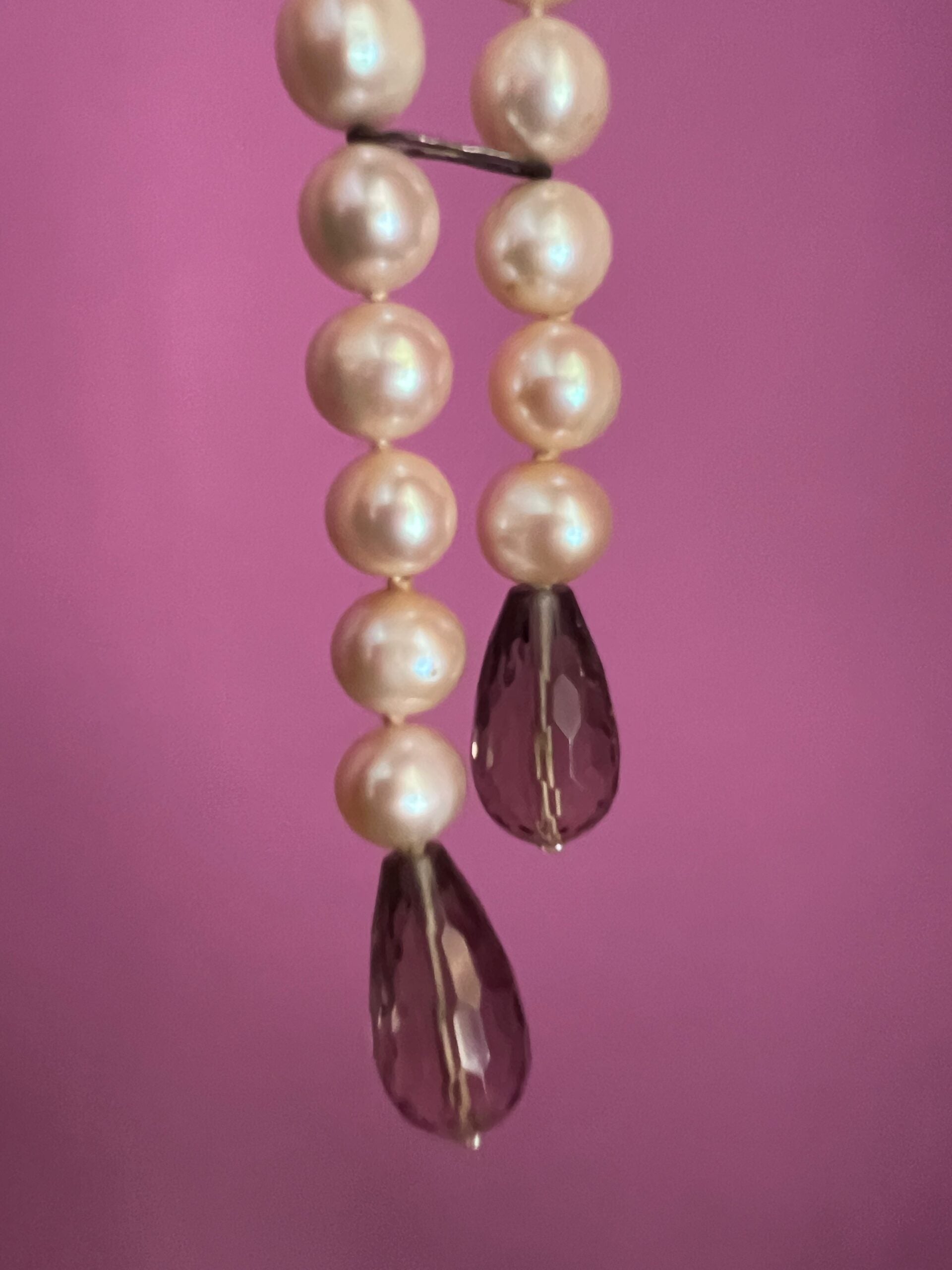 LILY Collana con perle semi-round e gocce di topazio fumé