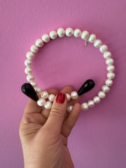 INCANTEVOLE -  Chocker  contrarié perle coltivate  con 2 gocce onice