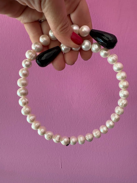 INCANTEVOLE -  Chocker  contrarié perle coltivate  con 2 gocce onice