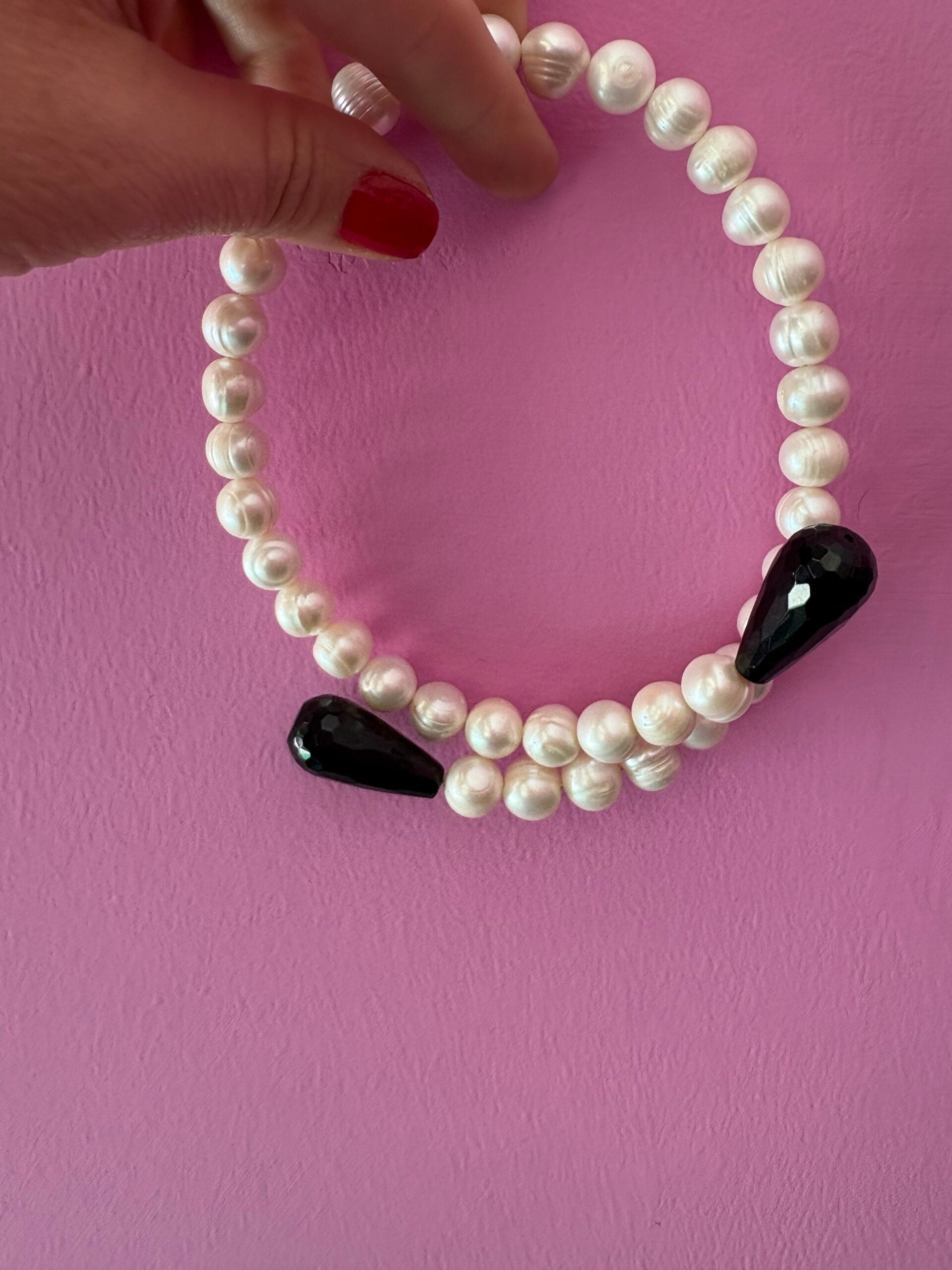 INCANTEVOLE -  Chocker  contrarié perle coltivate  con 2 gocce onice