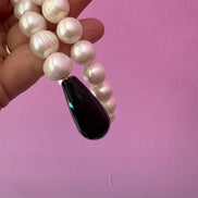 INCANTEVOLE -  Chocker  contrarié perle coltivate  con 2 gocce onice