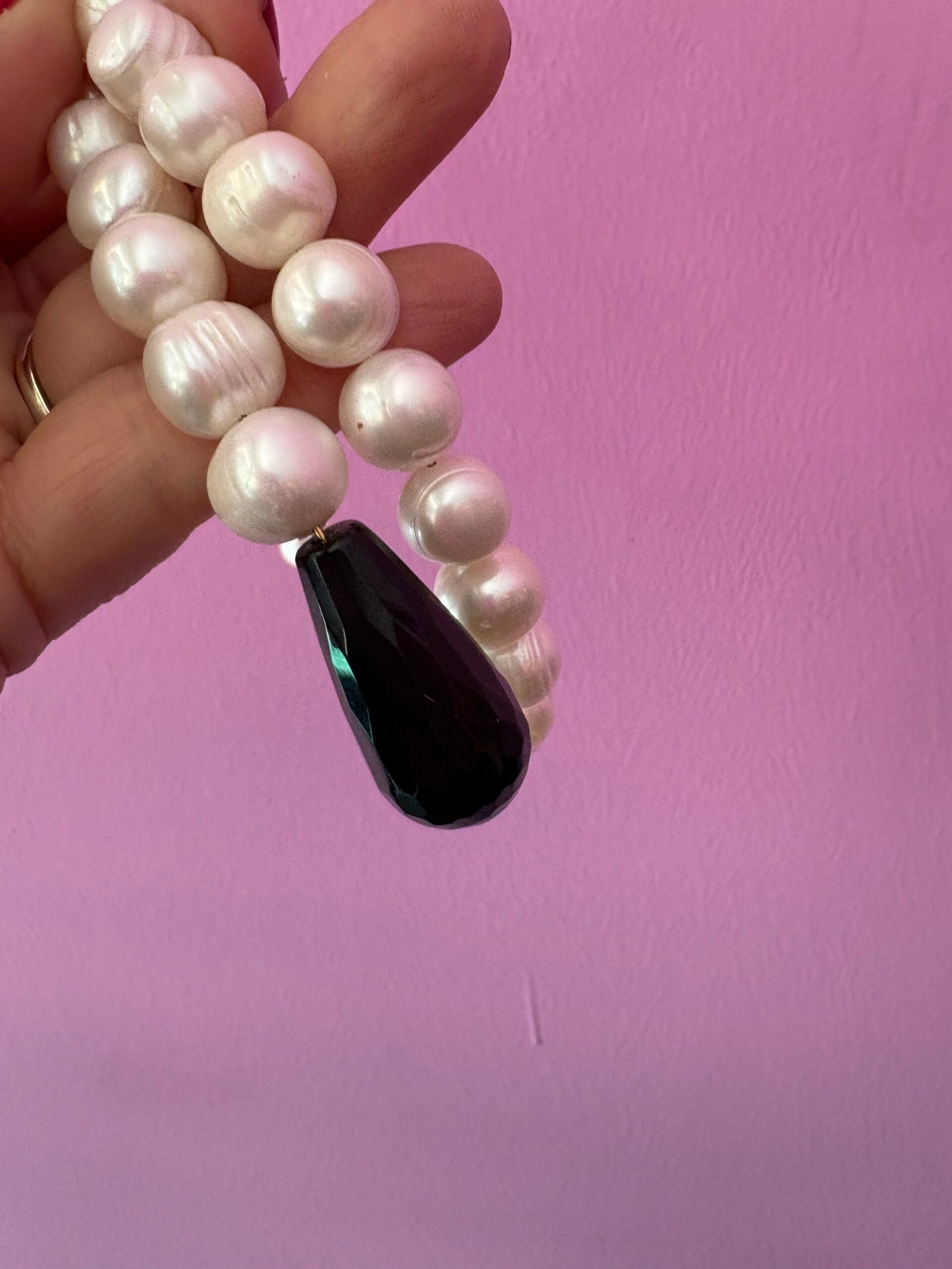 INCANTEVOLE -  Chocker  contrarié perle coltivate  con 2 gocce onice