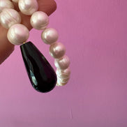 INCANTEVOLE -  Chocker  contrarié perle coltivate  con 2 gocce onice