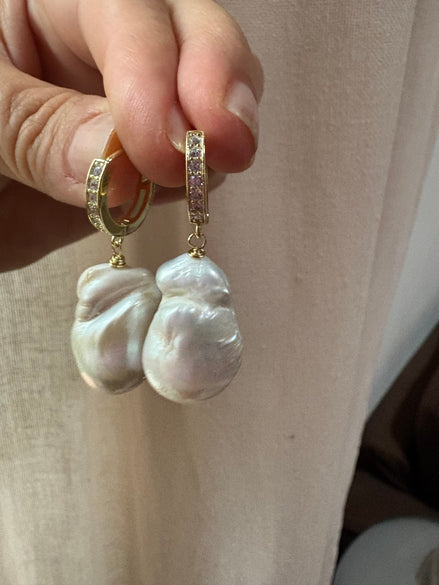 Orecchini  - argento 925 giallo con grandi perle coltivate barocche