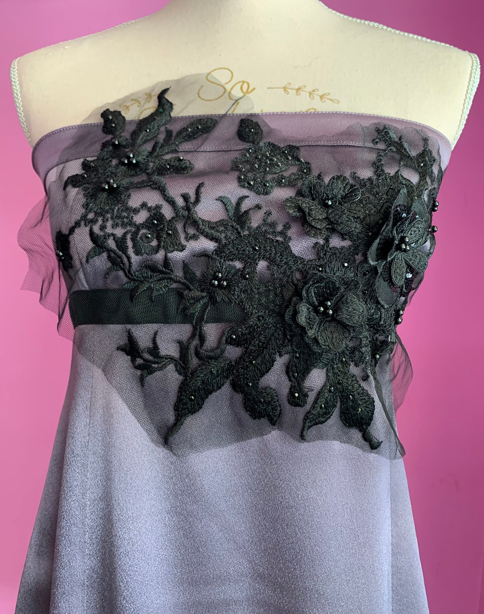 Jane Austen - Abito Bustier in raso lilla con decorazione ricamo