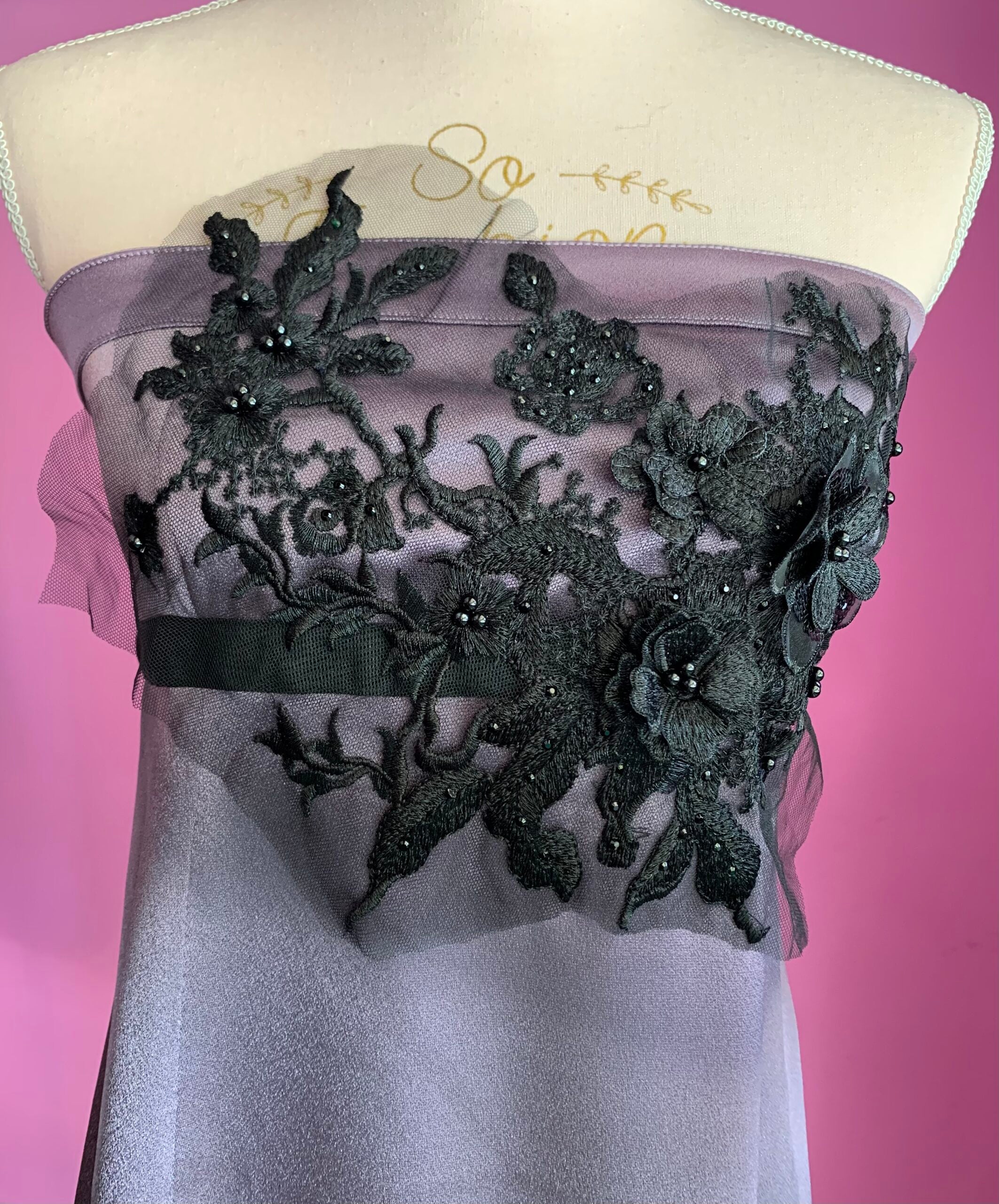 Jane Austen - Abito Bustier in raso lilla con decorazione ricamo