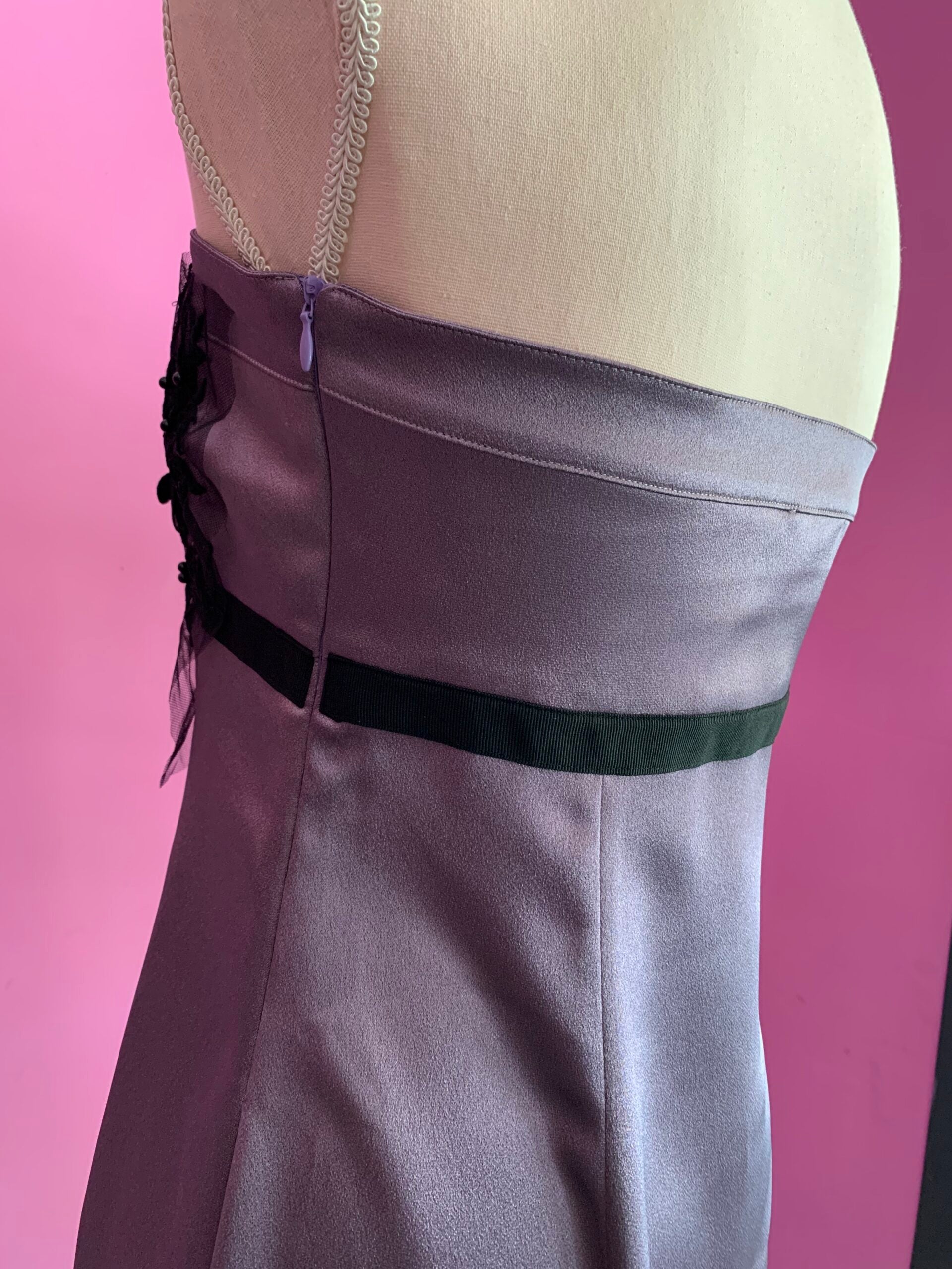 Jane Austen - Abito Bustier in raso lilla con decorazione ricamo