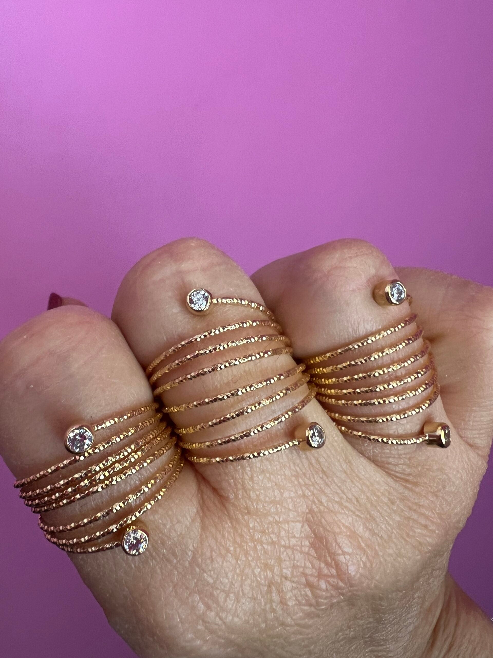 Anello FILO con zirconi