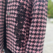 Céline - Jäckchen mit Godets in Rosa-Schwarz-Hahnentritt