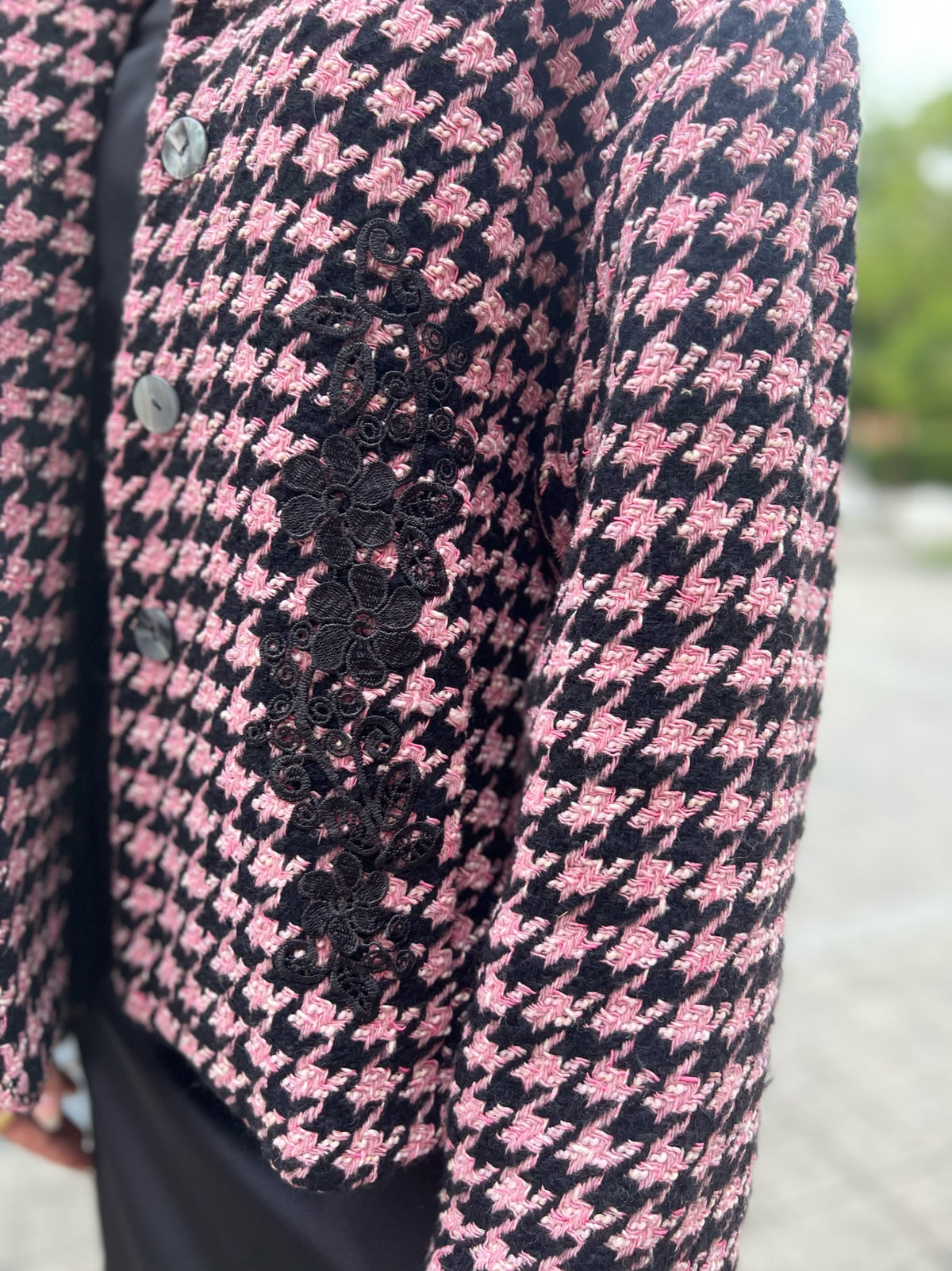 Céline - Jäckchen mit Godets in Rosa-Schwarz-Hahnentritt