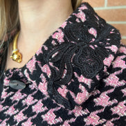 Céline - Jäckchen mit Godets in Rosa-Schwarz-Hahnentritt