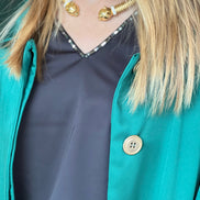 Céline - Giacchino godet in raso verde smeraldo con interno in raso rosa