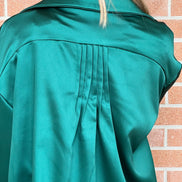 Céline - Giacchino godet in raso verde smeraldo con interno in raso rosa