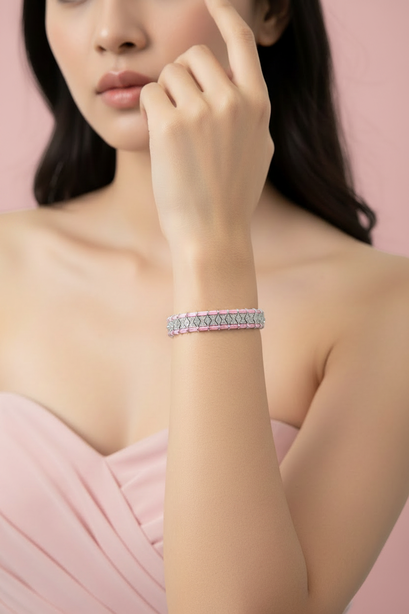 Bracciale MANTRA - Macrame’ con zirconi e ottone placcato rodio