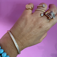 Bracciale Bangle Filo di Luce – Placcato Oro Giallo e Pavé di Zirconi