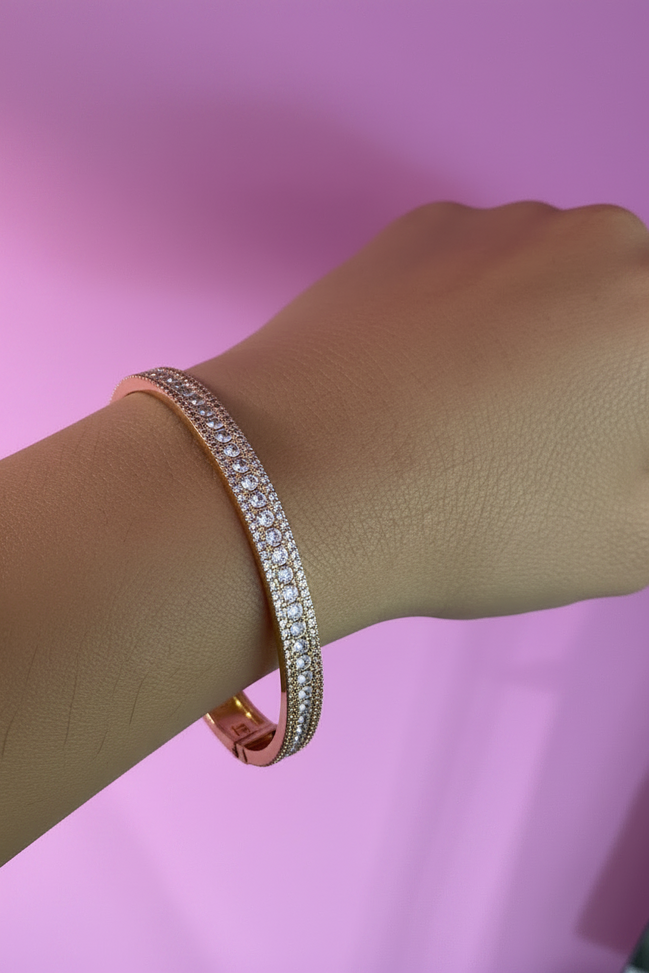 Bracciale Bangle Filo di Luce – Placcato Oro Giallo e Pavé di Zirconi
