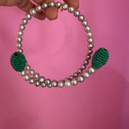 INCANTEVOLE -  Chocker  contrarié perle grey coltivate  con more di agata verde diamond cut