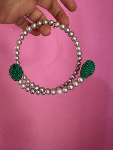 INCANTEVOLE -  Chocker  contrarié perle grey coltivate  con more di agata verde diamond cut