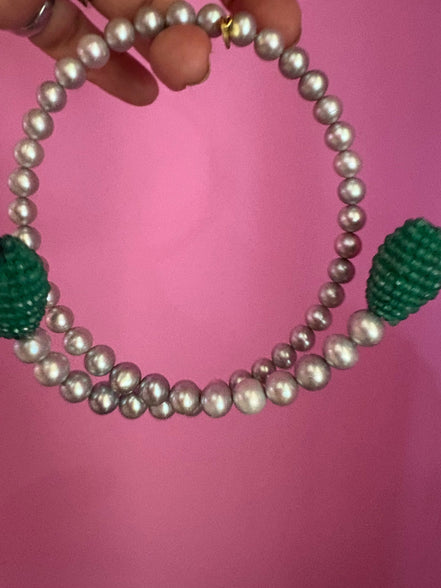 INCANTEVOLE -  Chocker  contrarié perle grey coltivate  con more di agata verde diamond cut