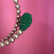 INCANTEVOLE -  Chocker  contrarié perle grey coltivate  con more di agata verde diamond cut
