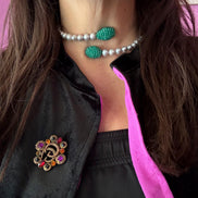 INCANTEVOLE -  Chocker  contrarié perle grey coltivate  con more di agata verde diamond cut