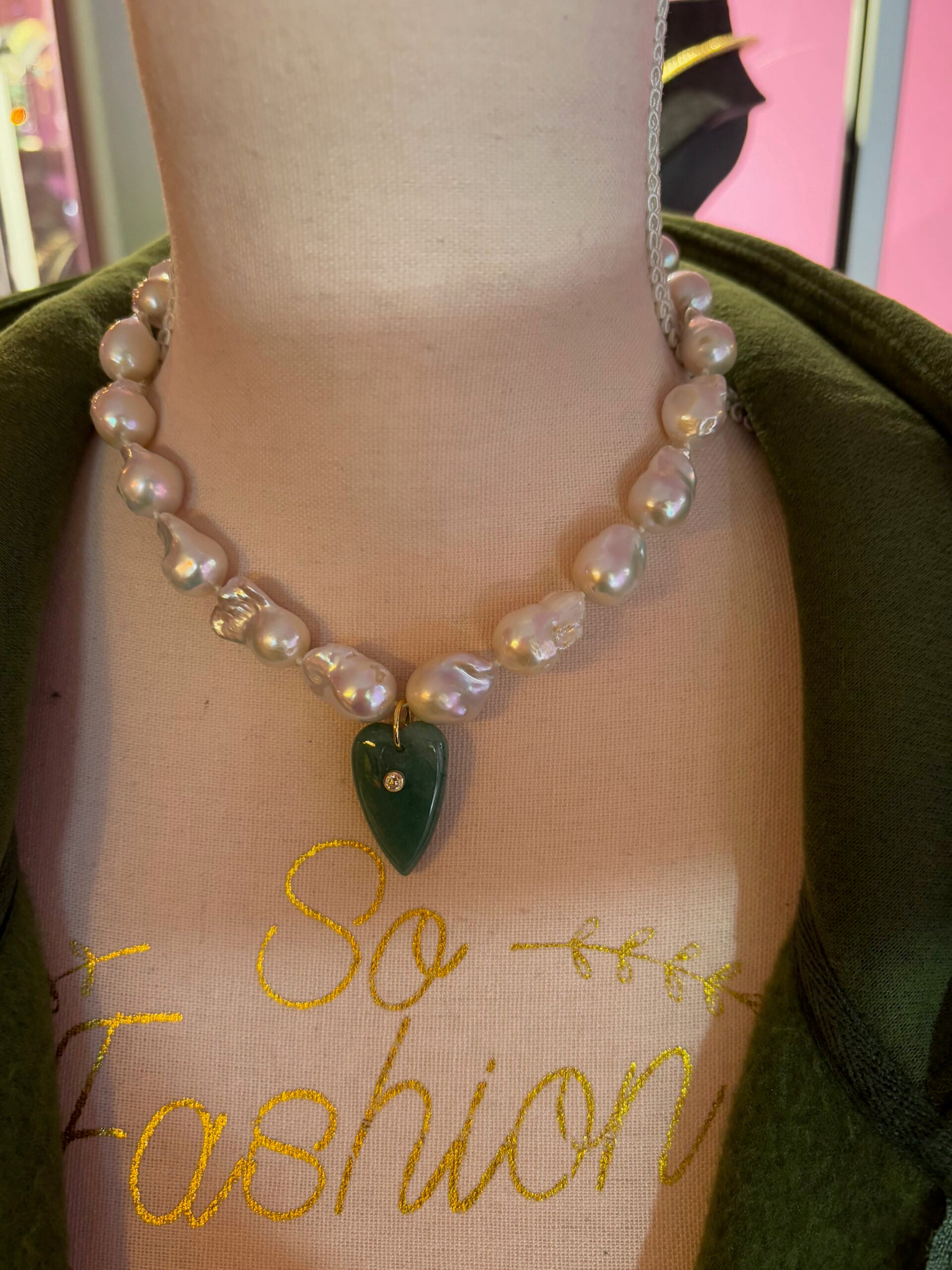 Collana JAIPUR - Perle barocche e pendente cuore avventurina verde