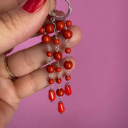 Chandelier - MEDITERRANEA Orecchini con cascata di corallo rosso argento rodio