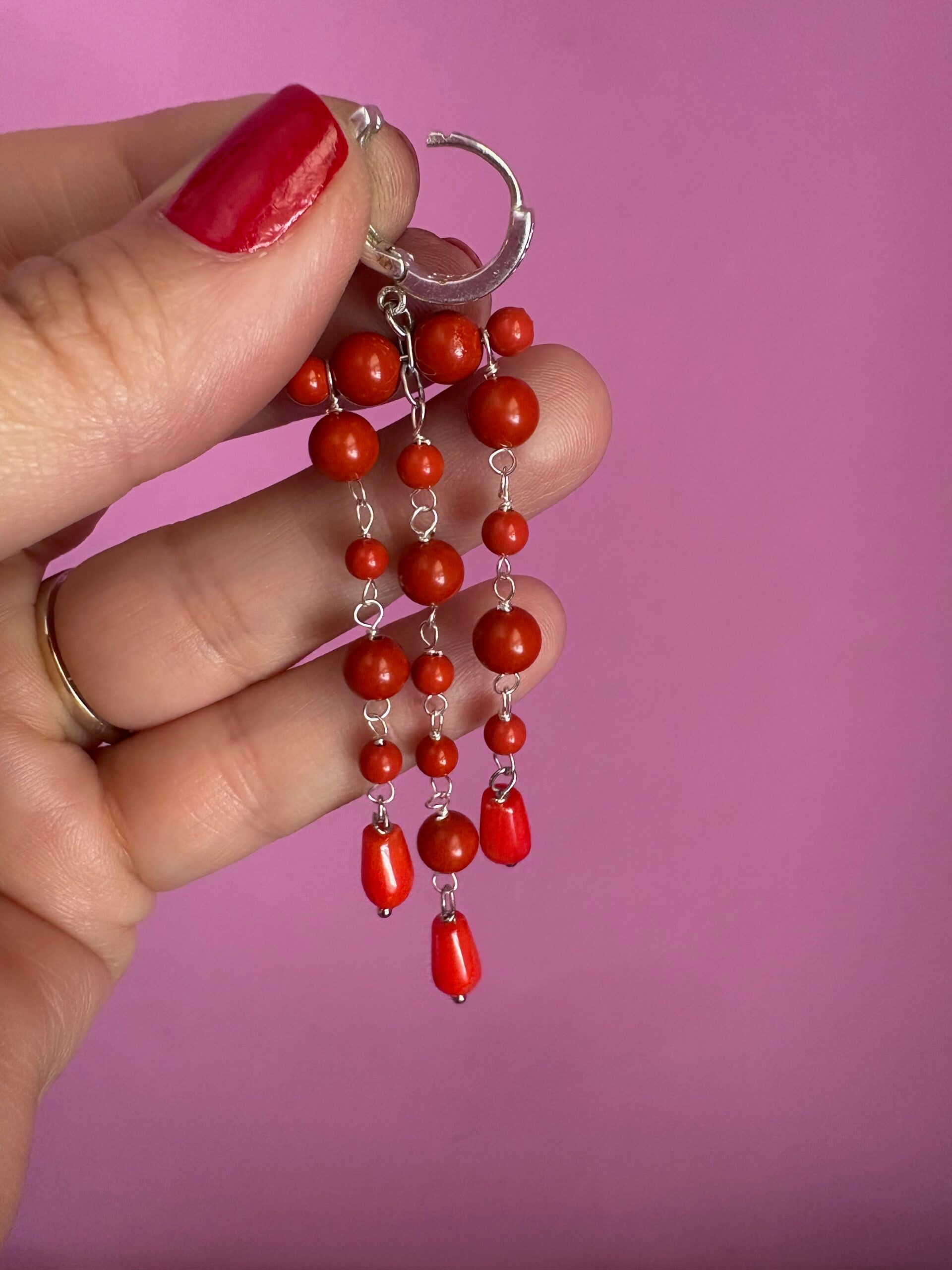 Chandelier - MEDITERRANEA Orecchini con cascata di corallo rosso argento rodio