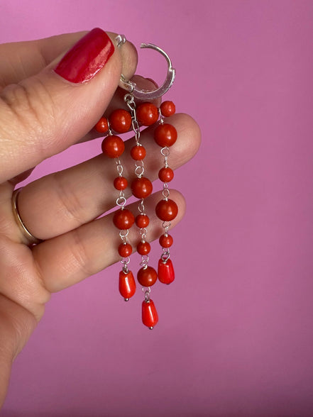 Chandelier - MEDITERRANEA Orecchini con cascata di corallo rosso argento rodio