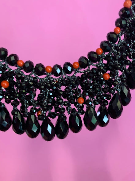 INCANTEVOLE -   MEDITERRANEA Chocker flessibile onic con cascata cristalli neri swarovski e corallo