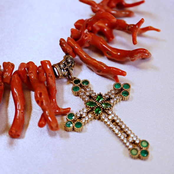 Collezione Mediterranea - Collana di Corallo rosso naturale e Croce